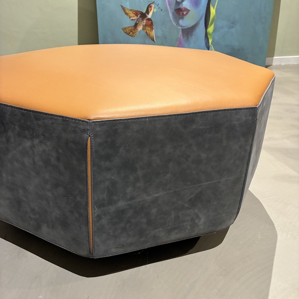 Leolux Amulet poef details