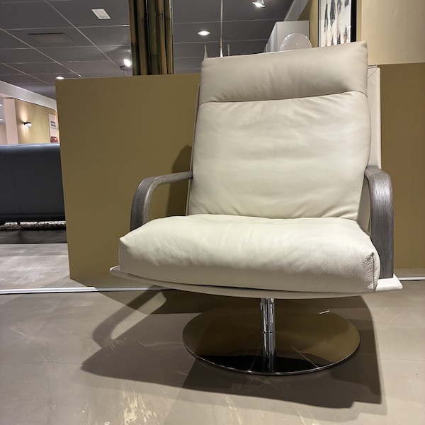 Leolux Kudo Two draaifauteuil wit leer