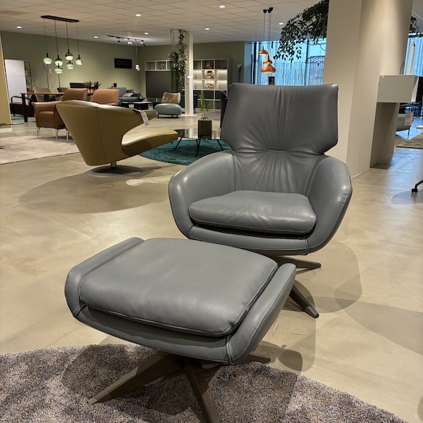 Leolux Lloyd Plus fauteuil met poef