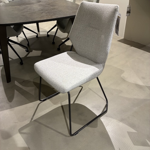 Leolux Mime Outline eetkamerstoel