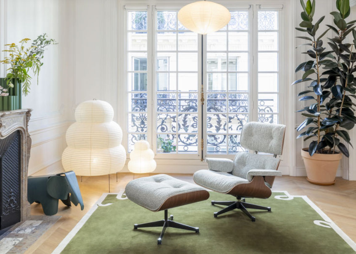 Eames Lounge Chair in Stof